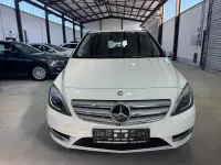 Gebraucht Mercedes B180 122 PS (89 kW) 2012 Weiß Van / Kleinbus