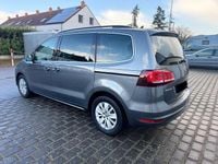 Gebraucht VW Sharan Comfortline 150 PS (110 kW) 2017 Grau Van / Kleinbus