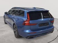 Gebraucht Volvo V60 R-Design 253 PS (186 kW) 2021 Bursting bluemetallic Kombi