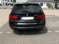 gebraucht BMW 330 d xDrive Touring Sport Line Automatik