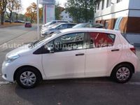 Gebraucht Toyota Yaris 69 PS (50 kW) 2012 Weiß Kleinwagen