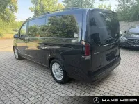 Gebraucht Mercedes V220 Style 163 PS (119 kW) 2025 Grau Van / Kleinbus