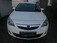 Gebraucht Opel Astra 140 PS (102 kW) 2012 Weiß Limousine