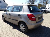 Gebraucht Skoda Fabia Classic 69 PS (50 kW) 2009 Silber Limousine