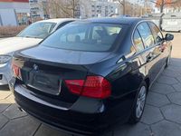 Gebraucht BMW 318 143 PS (105 kW) 2009 Schwarz Limousine