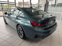 Gebraucht BMW 320 Advantage 184 PS (135 kW) 2020 Blau Limousine
