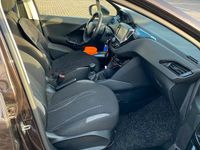 Gebraucht Peugeot 208 95 PS (69 kW) 2012 Braun Kleinwagen