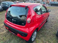 Gebraucht Peugeot 107 68 PS (50 kW) 2007 Rot Kleinwagen