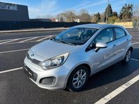 Gebraucht Kia Rio 109 PS (80 kW) 2014 Silber Kleinwagen
