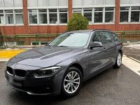 Gebraucht BMW 318 Advantage 136 PS (100 kW) 2018 Grau Kombi
