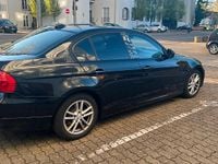 Gebraucht BMW 316 120 PS (88 kW) 2011 Schwarz Limousine