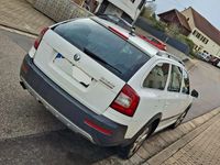 Gebraucht Skoda Octavia 140 PS (102 kW) 2013 Weiß Kombi