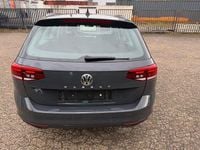 Gebraucht VW Passat 120 PS (88 kW) 2020 Grau Kombi