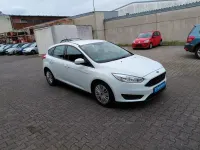 Gebraucht Ford Focus Trend 125 PS (91 kW) 2016 Weiß Limousine
