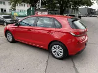 Gebraucht Hyundai i30 Select 101 PS (74 kW) 2018 Engine red / sol Kleinwagen