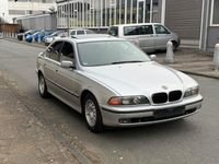 Gebraucht BMW 523 170 PS (125 kW) 2000 Grau Limousine