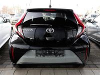 Gebraucht Toyota Aygo X Basis 72 PS (52 kW) 2025 Urban khaki / night sky black SUV