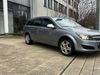 Gebraucht Opel Astra Edition 110 PS (80 kW) 2010 Grau Kombi