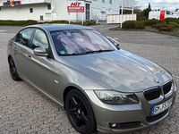 Gebraucht BMW 320 177 PS (130 kW) 2009 Gold Limousine