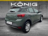 Gebraucht Dacia Sandero Expression 91 PS (66 kW) 2024 Safarigrüngrau Limousine