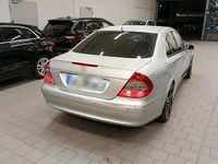 Gebraucht Mercedes E200 Avantgarde 190 PS (139 kW) 2006 Silber Limousine