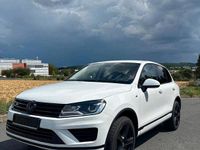 Gebraucht VW Touareg 262 PS (192 kW) 2016 Weiß SUV