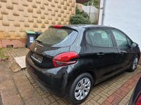 Gebraucht Peugeot 208 Active 83 PS (61 kW) 2018 Schwarz Kleinwagen