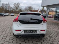Gebraucht Volvo V40 R-Design 152 PS (111 kW) 2018 Weiß Limousine