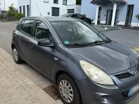 Gebraucht Hyundai i20 76 PS (55 kW) 2011 Grau Kleinwagen