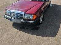 Gebraucht Mercedes E230 143 PS (105 kW) 1985 Rot Limousine