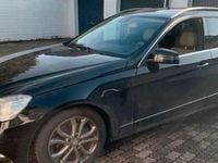 Gebraucht Mercedes E220 170 PS (125 kW) 2012 Schwarz Kombi