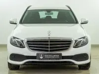 Gebraucht Mercedes E220 194 PS (142 kW) 2019 Weiß Kombi