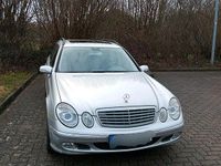 Gebraucht Mercedes E220 150 PS (110 kW) 2003 Silber Kombi