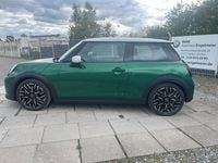 Second-hand Mini Cooper 114 kW (156 CP) 2025 Verde Hatchback