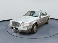 Brugt Mercedes E220 150 HK (110 kW) 1994 Sølv Sedan