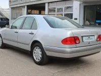 Gebraucht Mercedes E240 Elegance 170 PS (125 kW) 1999 Silber Limousine