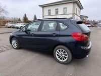 Gebraucht BMW 218 Advantage 150 PS (110 kW) 2016 Imperialblau Kombi