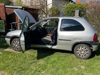 Second-hand Opel Corsa 55 CP (40 kW) 2000 Argintiu Berlinǎ