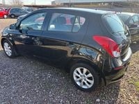 Gebraucht Hyundai i20 Classic 86 PS (63 kW) 2013 Schwarz Kleinwagen