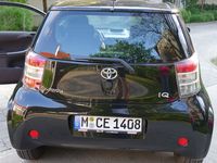 Gebraucht Toyota iQ 92 PS (67 kW) 2010 Schwarz Kleinwagen