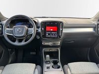 Neu Volvo XC40 Core 163 PS (119 kW) 2025 Metallic (silber SUV