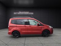 Gebraucht Ford Tourneo Courier Titanium 101 PS (74 kW) 2018 Rot Van / Kleinbus