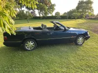 Gebraucht Mercedes E220 150 PS (110 kW) 1996 Blau Cabrio
