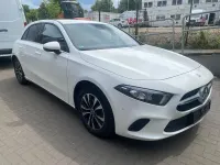 Gebraucht Mercedes A180 116 PS (85 kW) 2022 Weiß Limousine