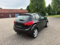 Gebraucht Kia Venga Spirit 90 PS (66 kW) 2012 Schwarz Kleinwagen