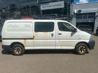 Gebraucht Toyota HiAce 117 PS (86 kW) 2011 Arktisweiß Van