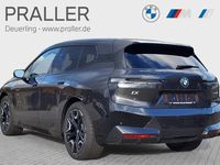 gebraucht BMW iX xDrive40 Sportpaket AHK Glasdach ACC Laserlicht Ka