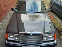 Gebraucht Mercedes E260 160 PS (117 kW) 1992 Schwarz Limousine