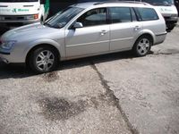Gebraucht Ford Mondeo 146 PS (107 kW) 2002 Silber Kombi