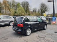 Gebraucht VW Touran Highline 105 PS (77 kW) 2012 Schwarz Van / Kleinbus